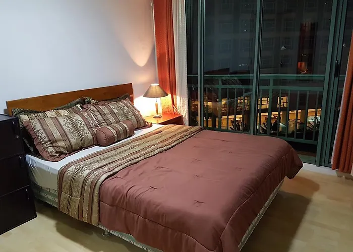 Apartment Ortigas 2 Bedroom Corner Unit With 2 Queen Across Shangrila *
