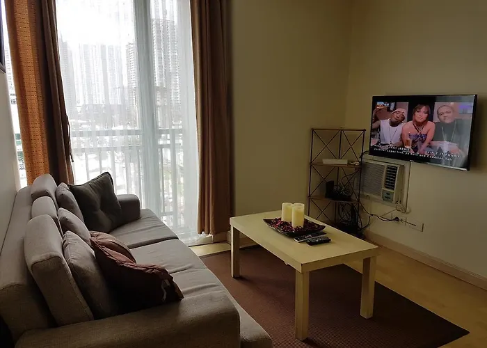 Ortigas 2 Bedroom Corner Unit With 2 Queen Across Shangrila Manila